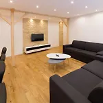 Le Faubourg - Apt 3Etoiles, Centre Ville, Calme, Spacieux