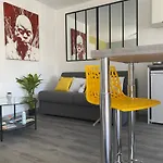 Comme Chez Soi