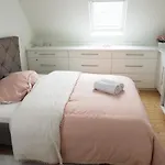 The Romantic Lodge