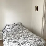 Appartement entier 30 m2, Tramway Saint-Florent, parking privé gratuit