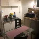 Appartement Chaleureux Et Calme
