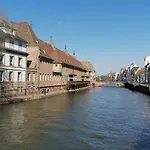 A La Tour Des Rohan