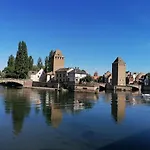 A La Tour Des Rohan