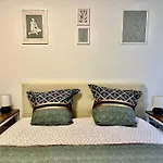 Grand Appart Neuf Lumineux, Parking Gratuit, 10 Min Centre
