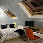 Charmant Duplex Privatise, Climatise, 2 Chambres