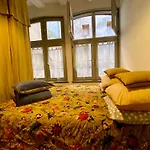 Triplex Avec Terrasse, Aux Pieds De La Cathedrale, 5 Personnes
