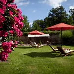 Chateau De Pourtales