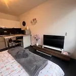 Nid Douillet De La Pie