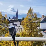 Spacious Flat With Terrace And Cathedral View