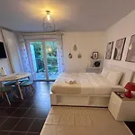 Nina-Studio