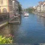 A La Belle Etoile