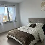 Cozy Studio Near Tram - Center