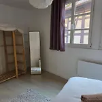 Nid Douillet Au Calme, A 2 Pas De La Cathedrale