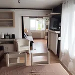 Pretty 4-Room Apartment In A Quiet Area 3 Bedrooms