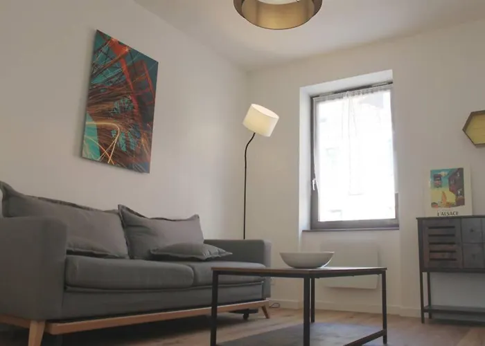 Nod Off In Neudorf! Cozy 2 Beds Near The Tram