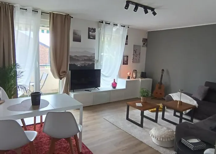 Stylish 1-Bedroom Flat With Beautiful Terrace , For A Cosy Retreat