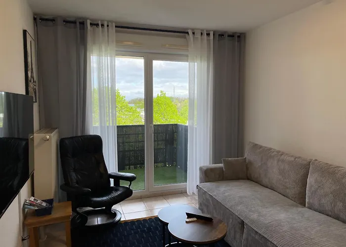 Appartement Calme Avec Balcon, A 4Km Du Centre, Parking, Wi-Fi, Netflix Gratuit