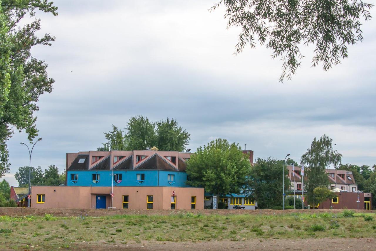 Hi 2 Rives Hostel