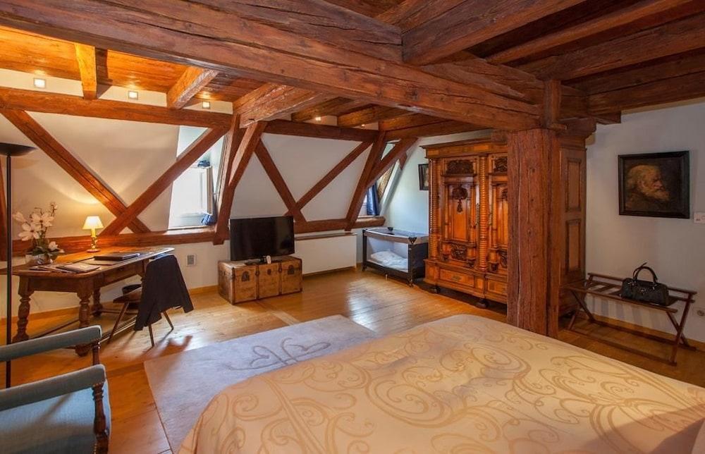 & Le Bouclier D'or Otel 4*