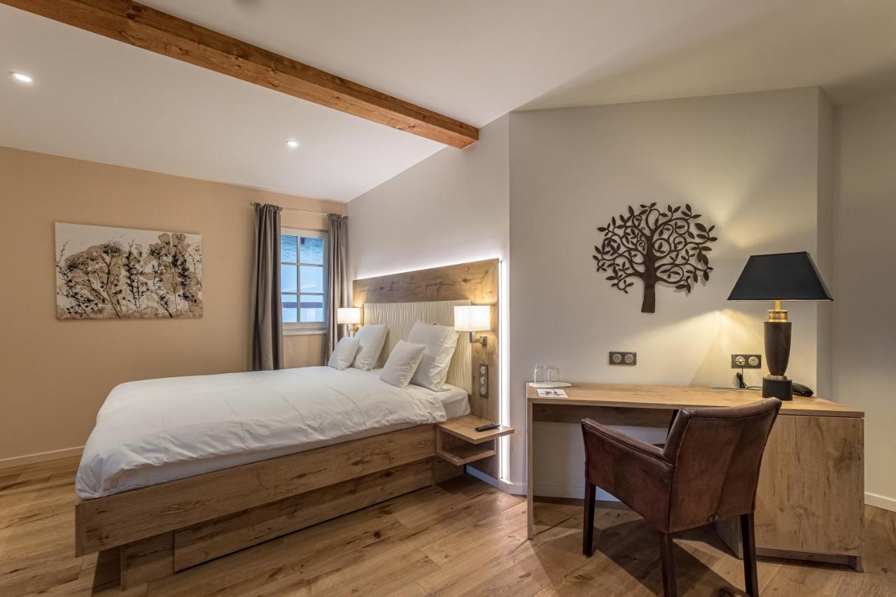 Chateau De Pourtales Hotel