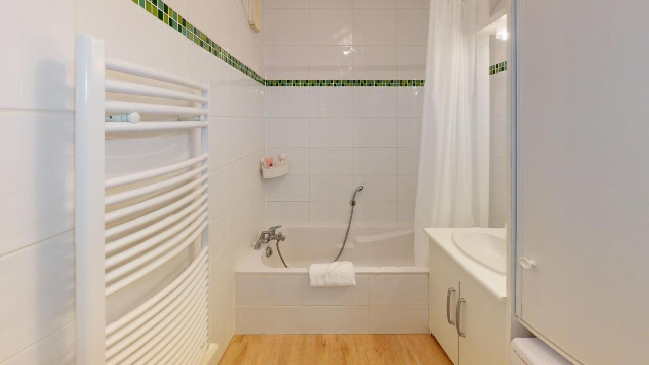 Hallesgare 1 Free Parking Apartament *