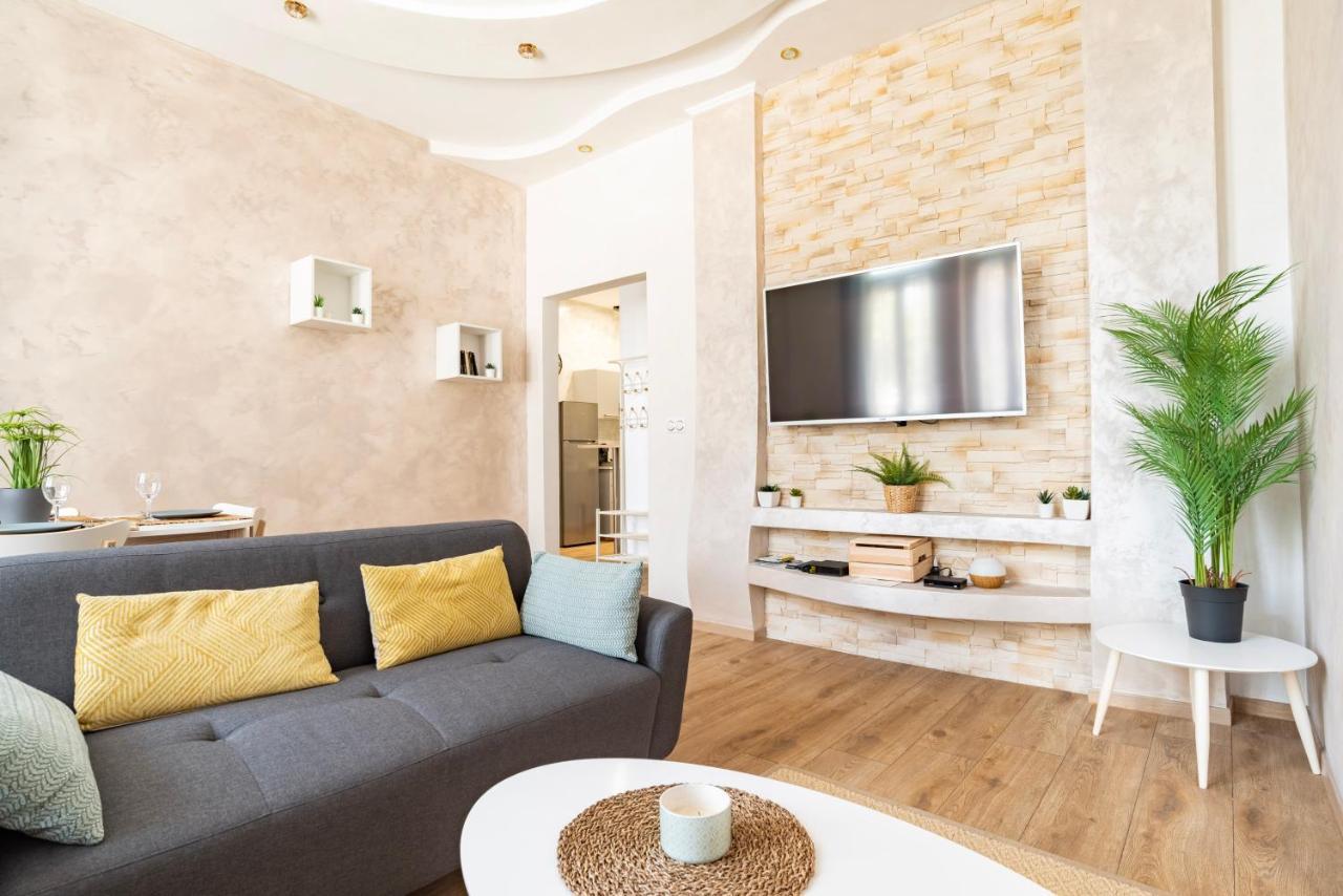 Familial Centre De Apartment *