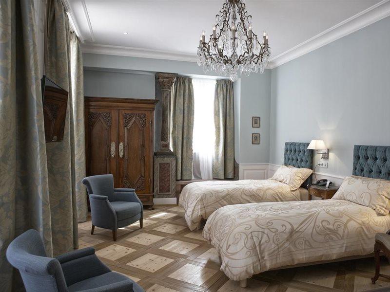 & Le Bouclier D'or Otel
