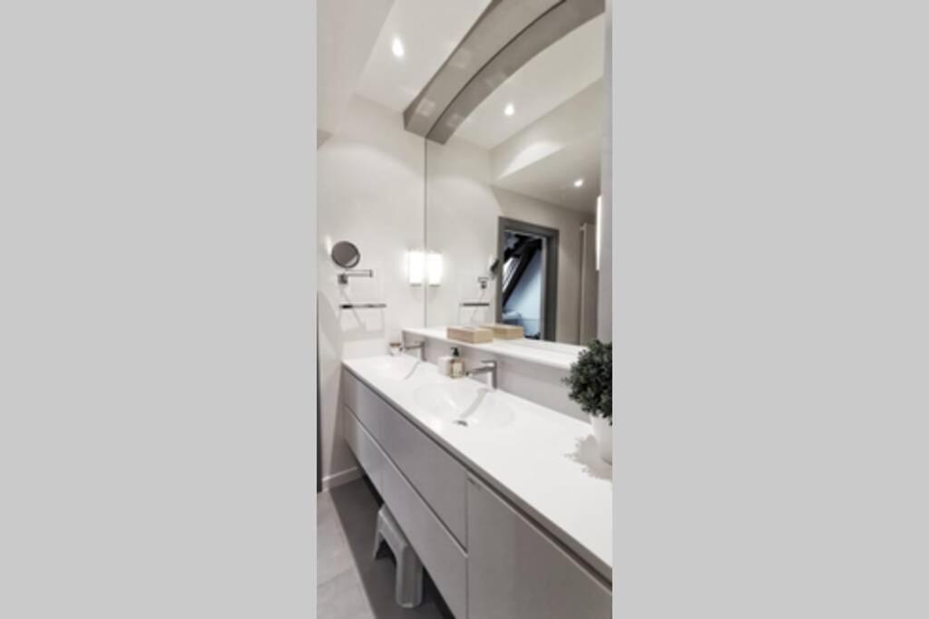 200m2 Triplex Proche Cathedrale Apartment