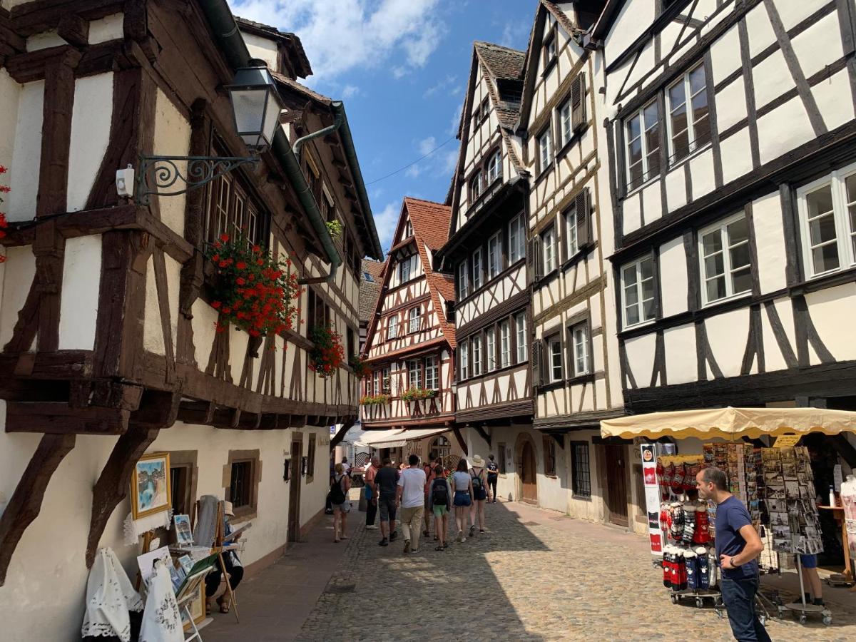 Clapclap Hotel, Food & Bar Hotel Strasburg