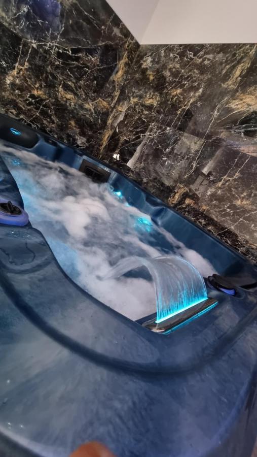 Royalspa D'amour Avec Jacuzzi Privatif *