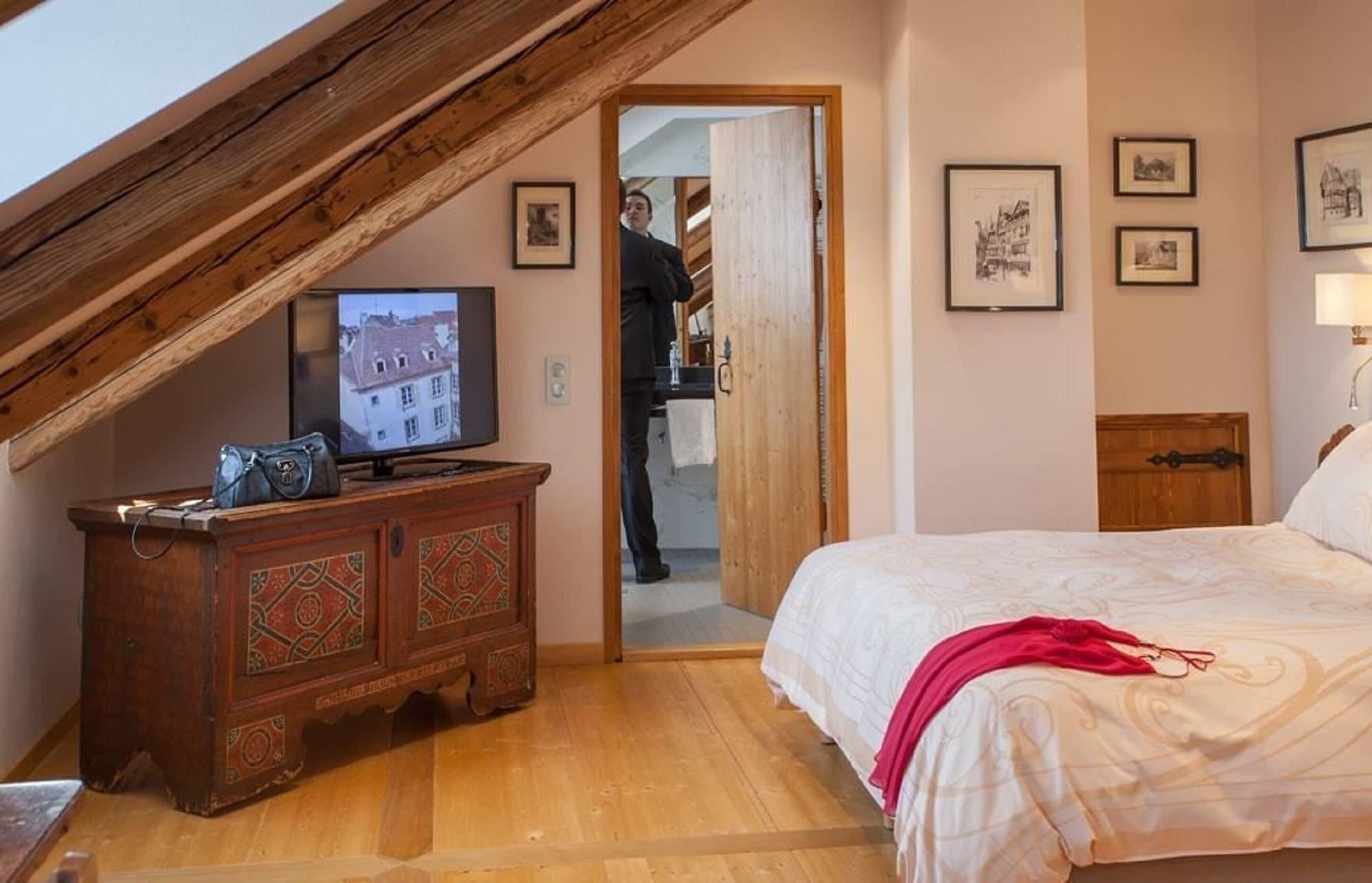 & Le Bouclier D'or Otel