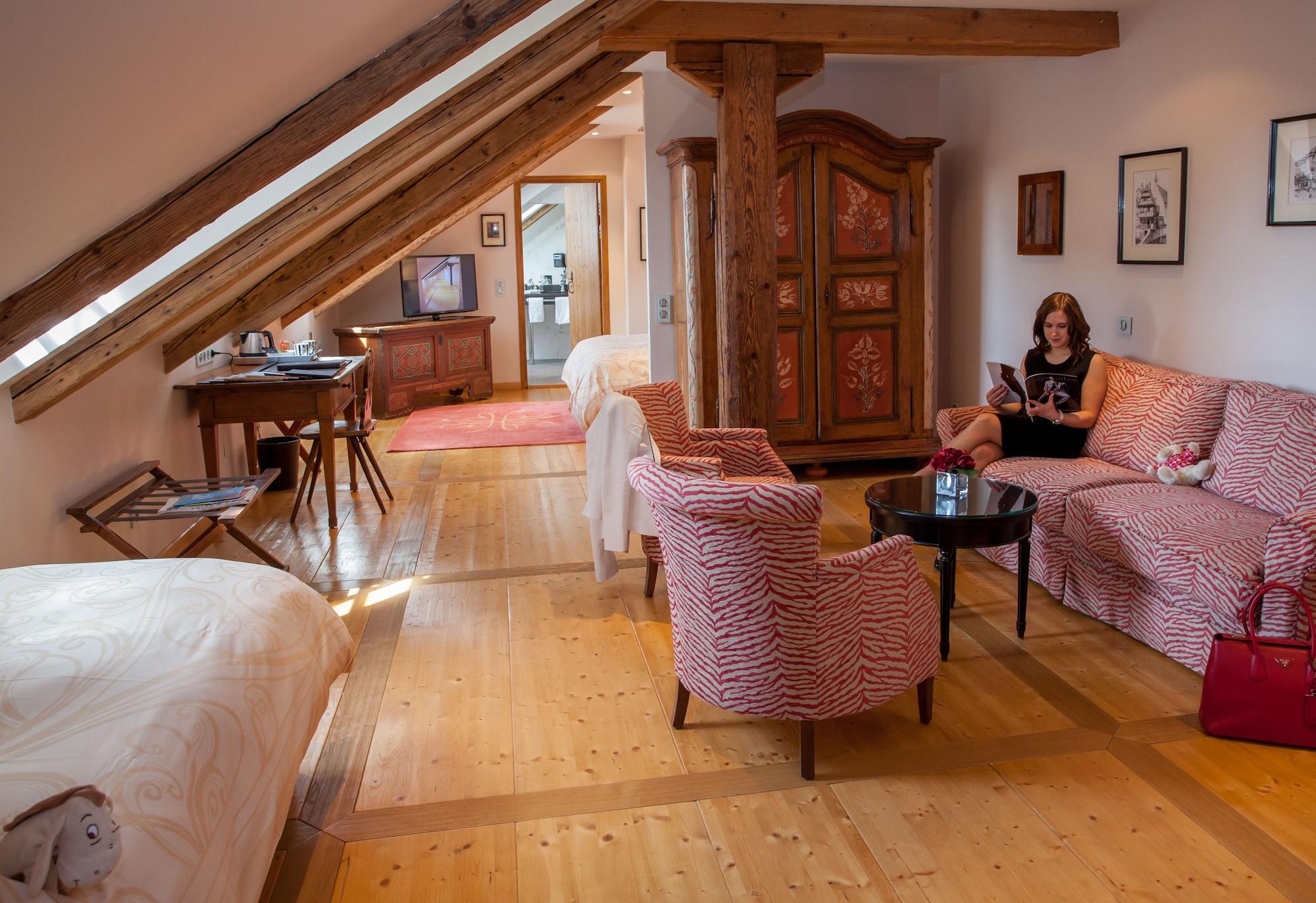 & Le Bouclier D'or Otel