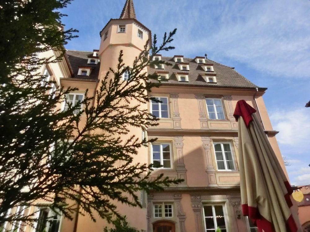 Otel & Le Bouclier D'or 4*