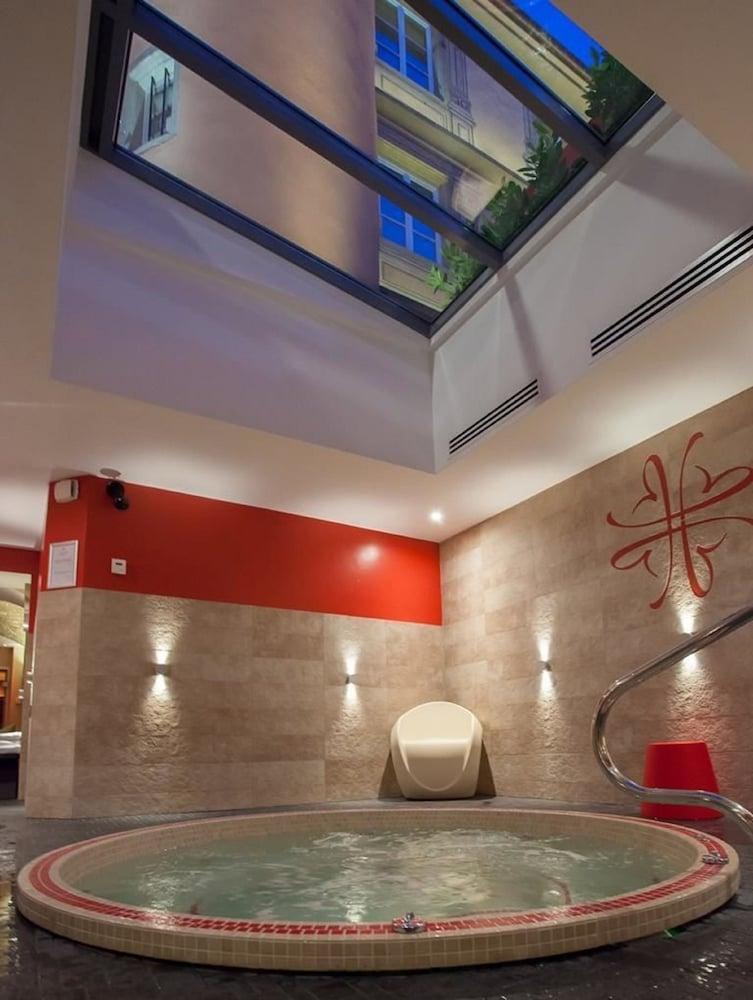 & Le Bouclier D'or Otel Strazburg