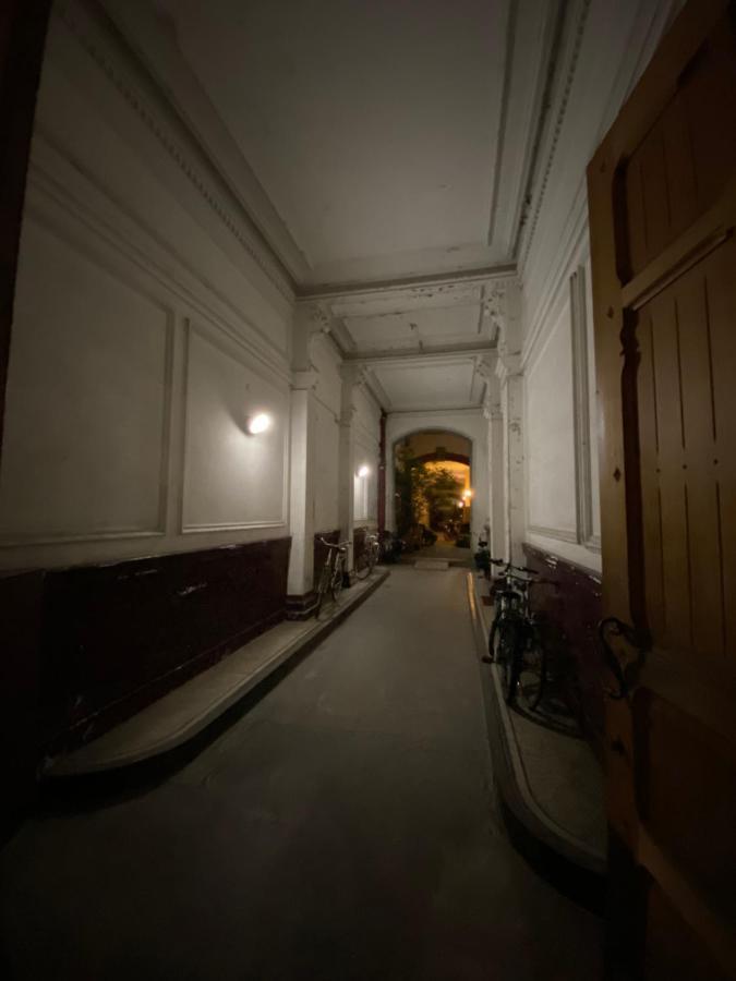 Superbe 2p Proche Centre Avec Nouvelle Literie Et Parking Gratuit Dans La Rue Appartement