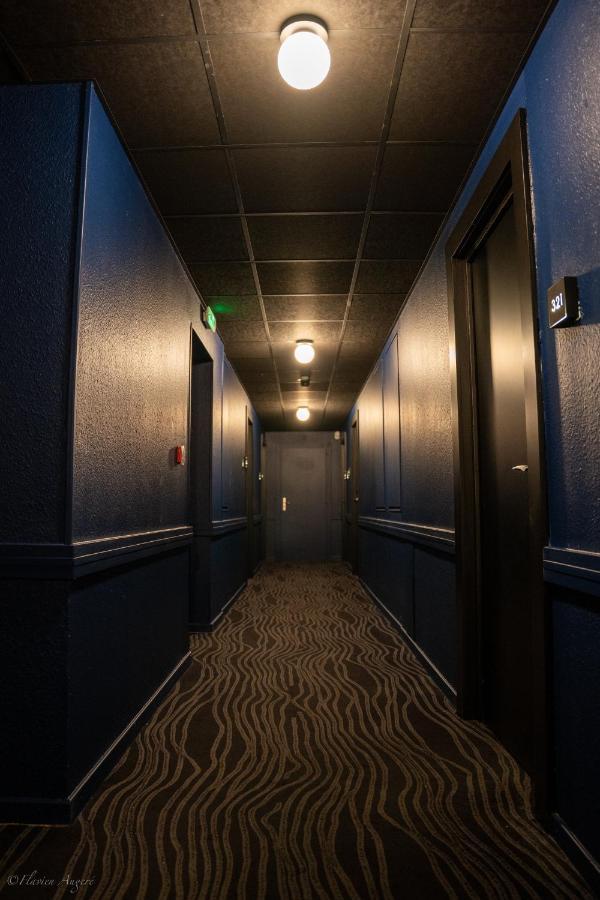 Clapclap Hotel, Food & Bar Hotel