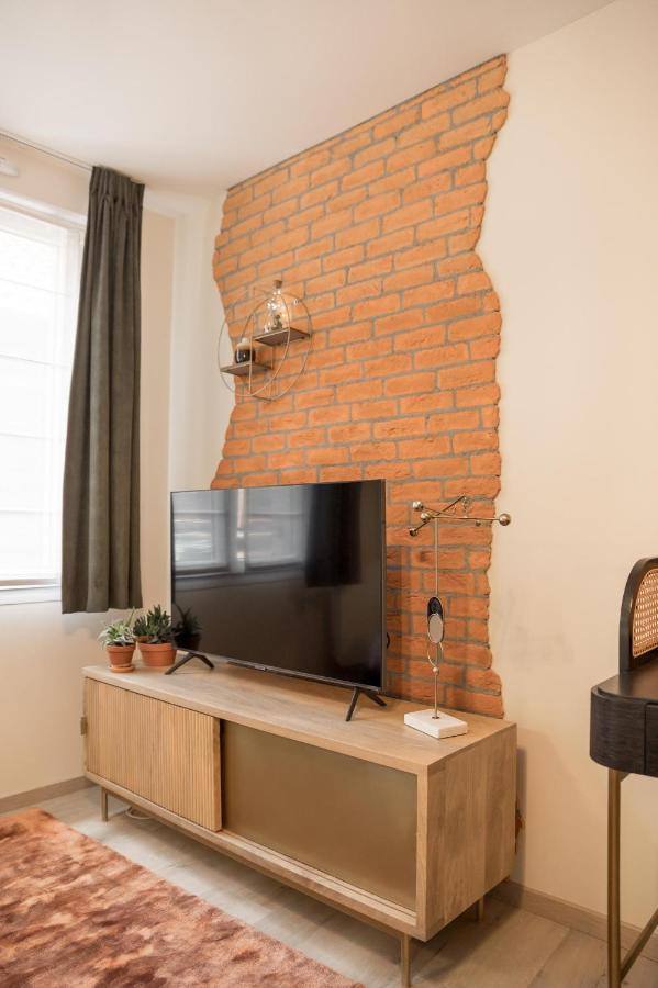 Relax And Go - Train Station Apartment