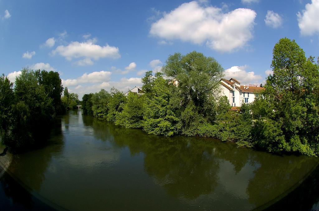 - Montagne Verte & Restaurant Louisiane 2*