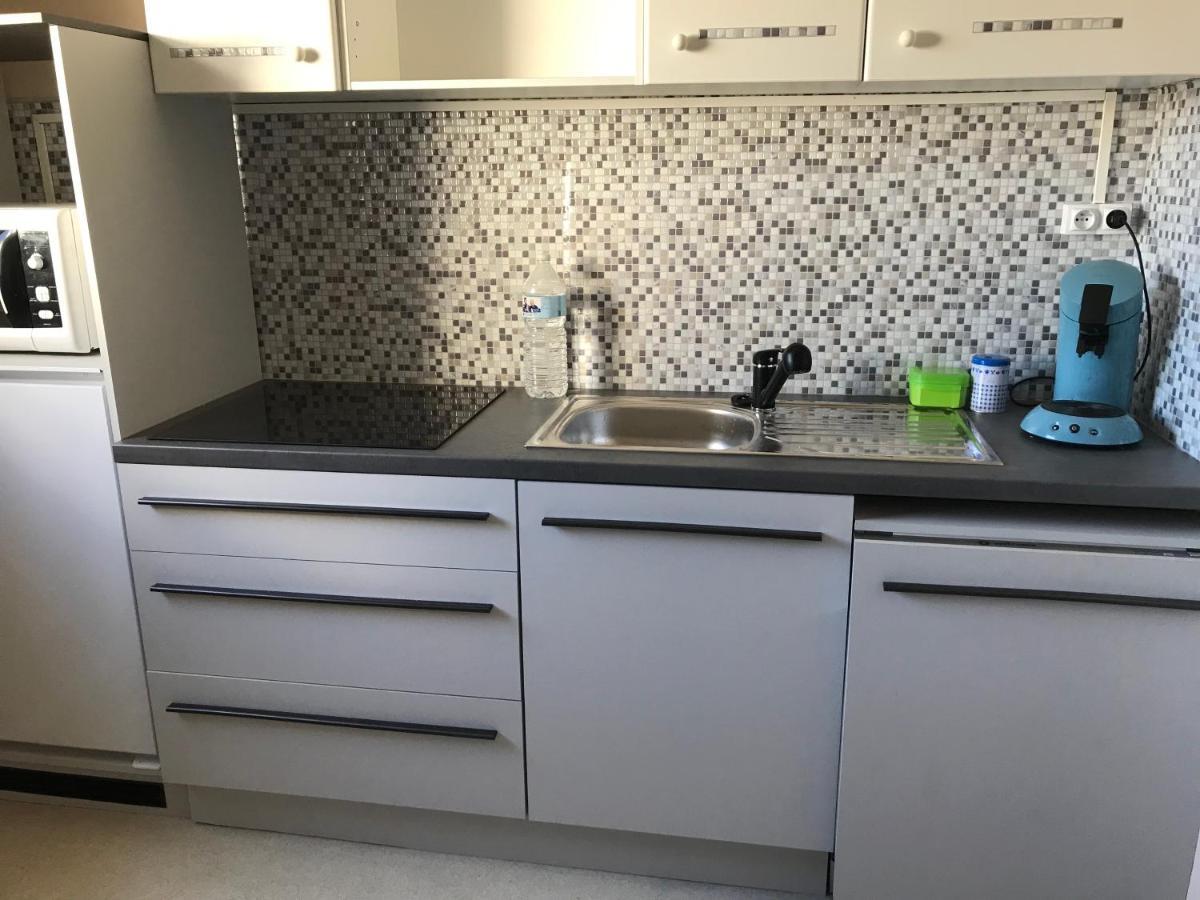 Appartement Entier 30 M2, Tramway Saint-florent, Parking Privé Gratuit