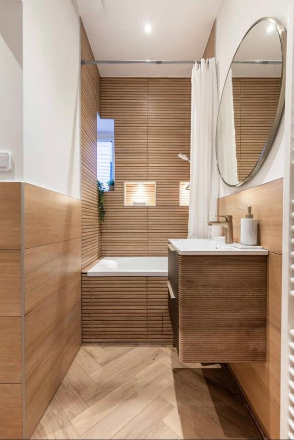 Deluxe Prive Centre Avec Parking Gratuit Apartment