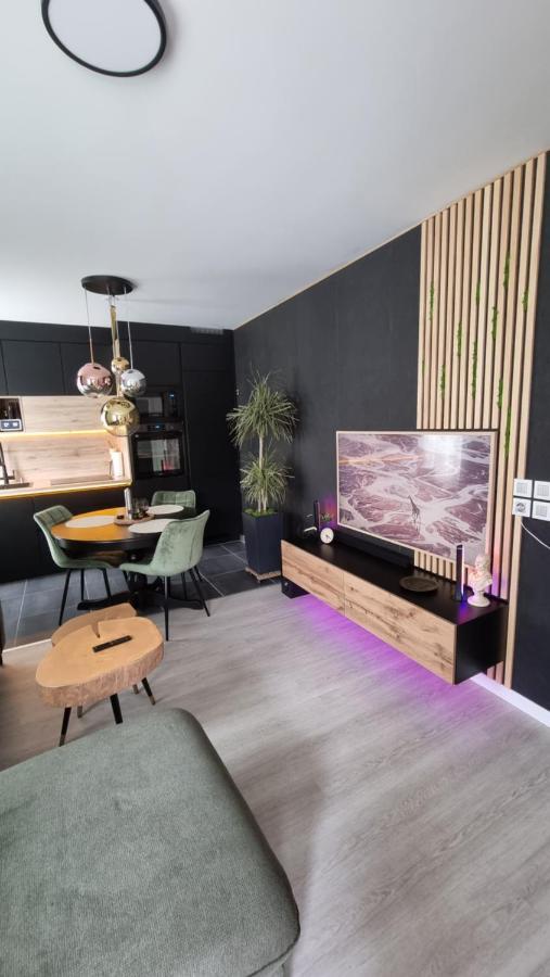 Appartement Superbe Dans Un Quartier Neuf Et Calme *