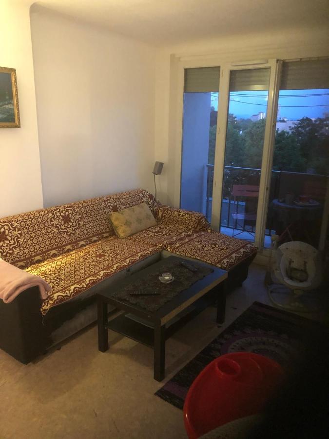 Appartement Chaleureux Et Calme