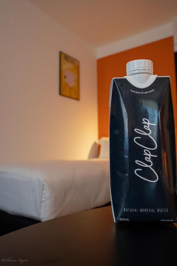 Clapclap Hotel, Food & Bar Hotel