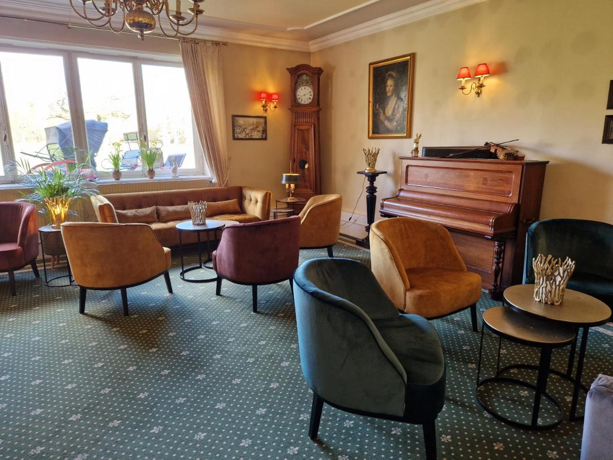 Hotel Chateau De Pourtales 3*