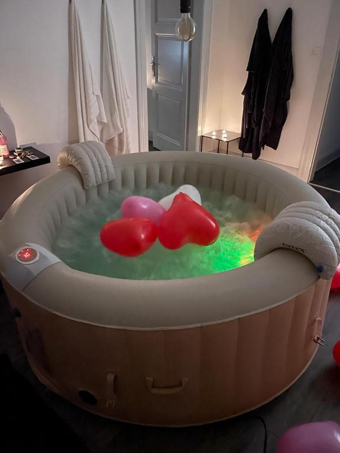 Cocoon Jacuzzi Apartment