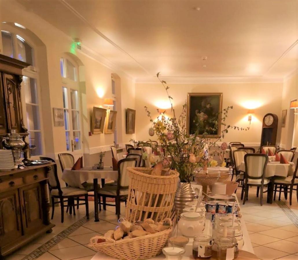 Chateau De Pourtales Hotel 3*