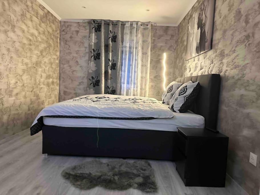 Spacieuse Sauna Billiard Netflix * Straatsburg