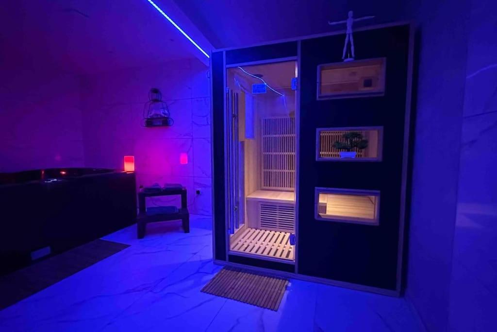 Spacieuse Sauna Billiard Netflix Straatsburg