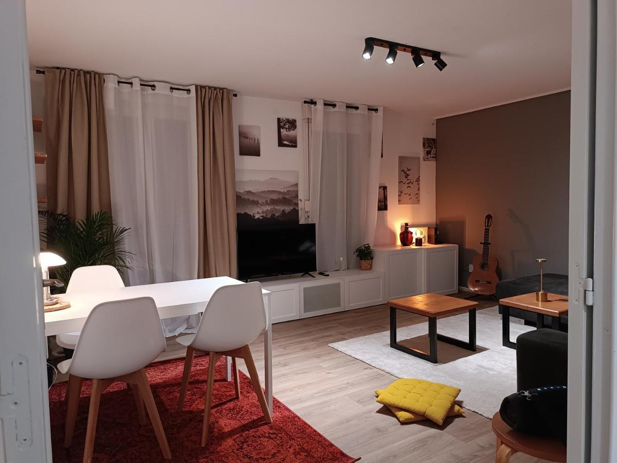 Stylish 1-bedroom Flat With Beautiful Terrace , For A Cosy Retreat