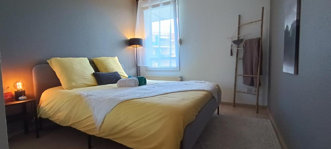 Stylish 1-bedroom Flat With Beautiful Terrace , For A Cosy Retreat Apartament